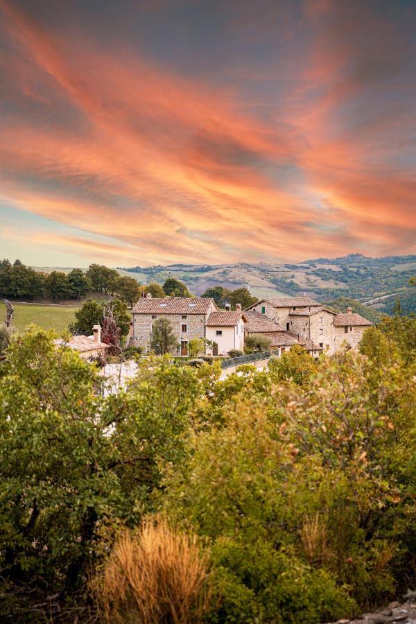 Tenuta Borgo Santa Cecilia 古比奥 外观 照片