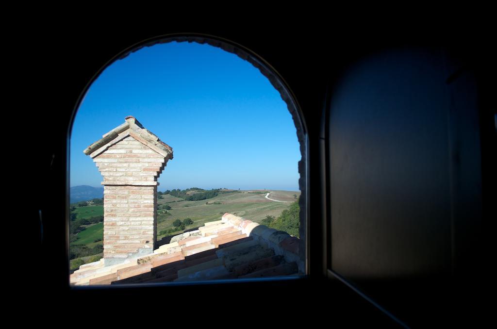 Tenuta Borgo Santa Cecilia 古比奥 外观 照片